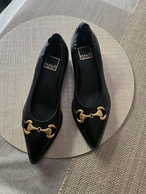 MA & LO Made In ITALY Black Leather Pointed Toe Flats with Gold Horsebit